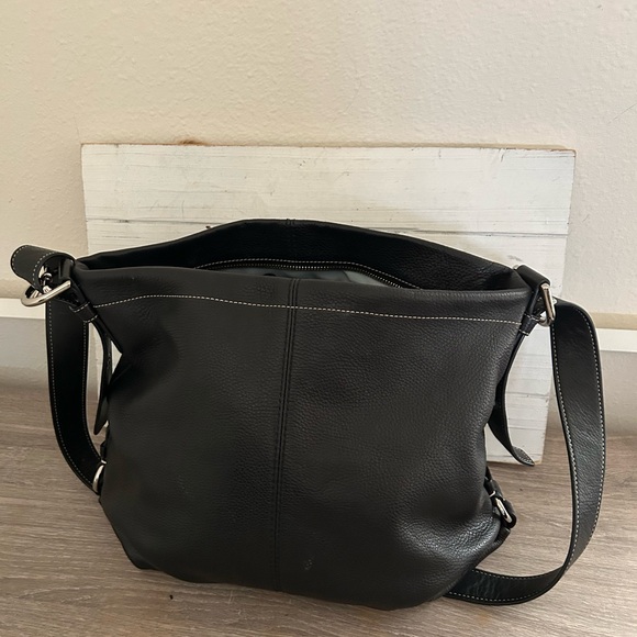 Coach Dark Navy Leather Bag with Light Blue Interior - Picture 1 of 7